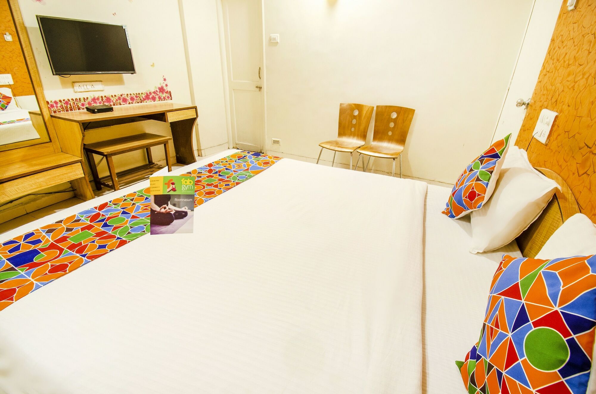 Hotel Fabexpress Karishma - Shivaji Nagar,