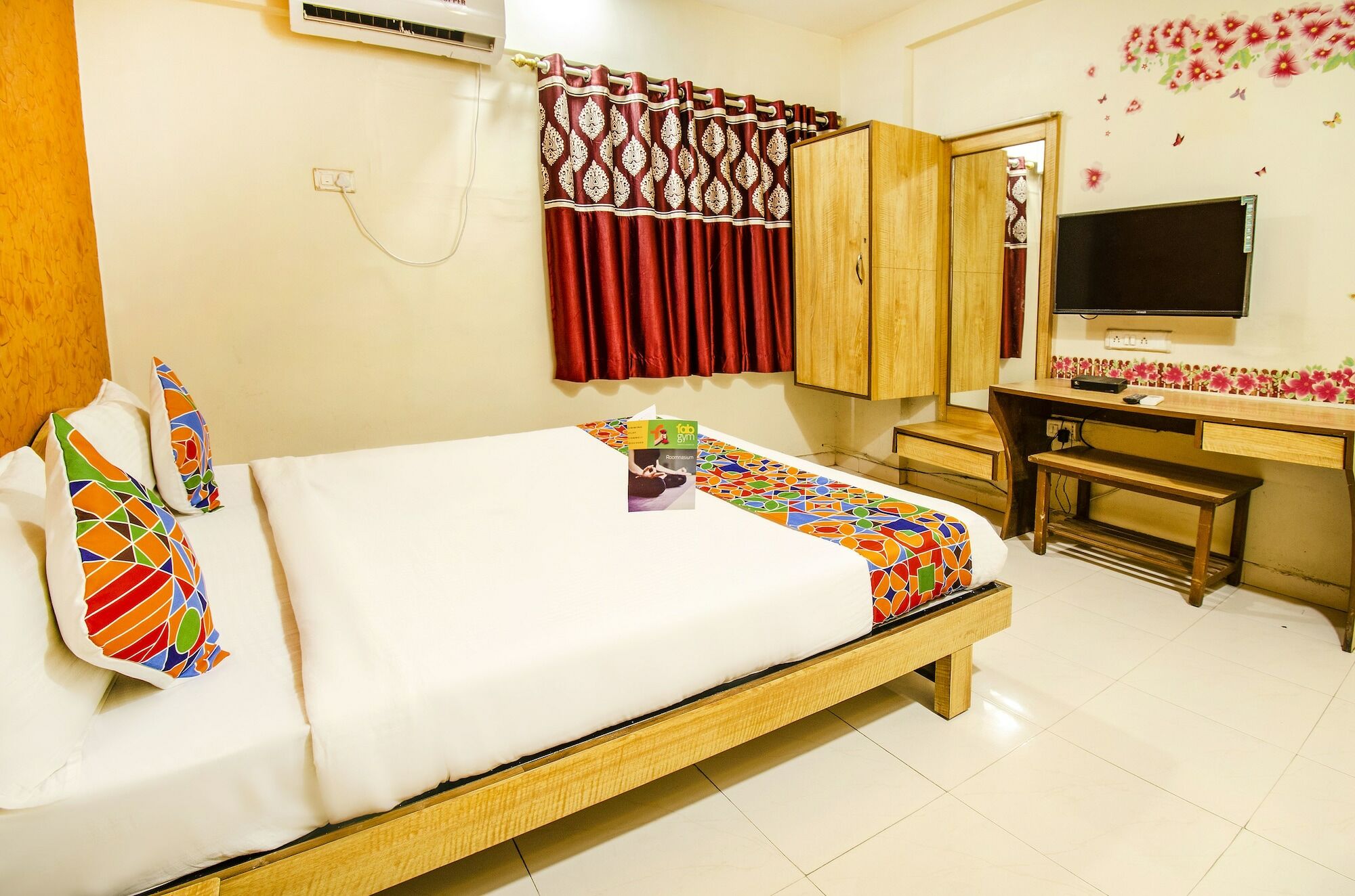Hotel Fabexpress Karishma - Shivaji Nagar,
